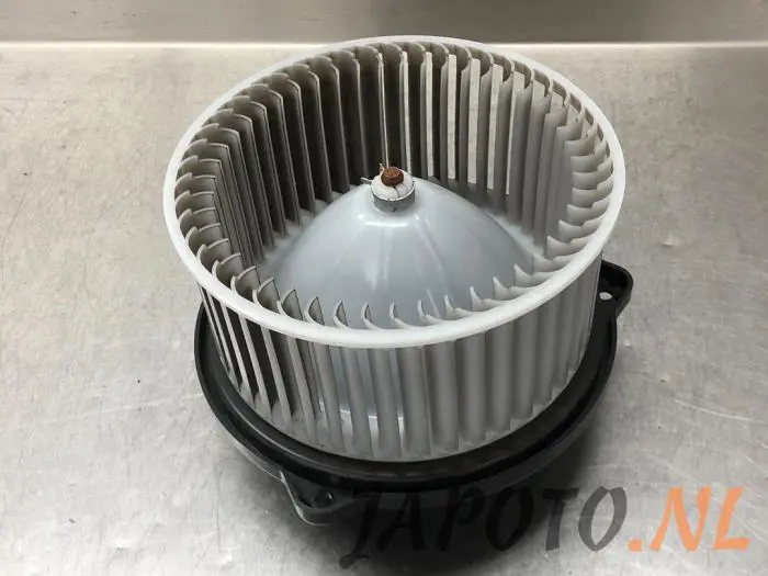 Heating and ventilation fan motor Mazda CX-5