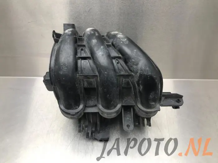 Intake manifold Toyota Aygo