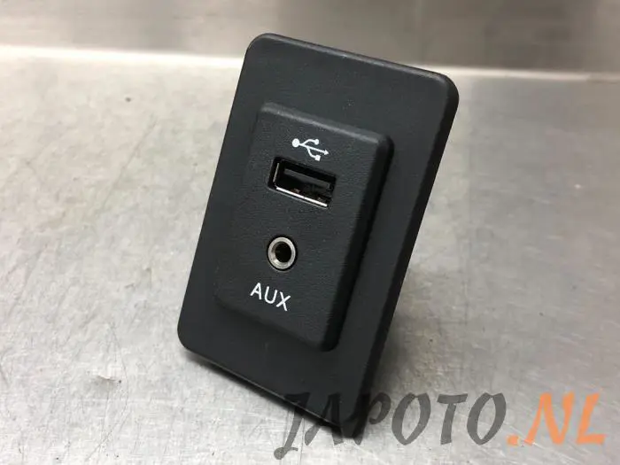 AUX / USB connection Nissan Note