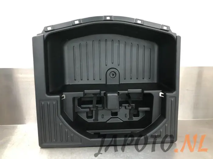 Storage compartment Nissan Note