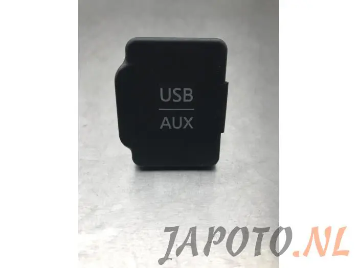 AUX / USB connection Nissan Micra