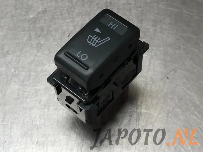 Seat heating switch Nissan Micra