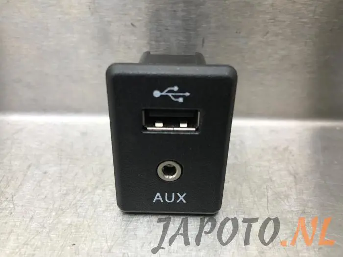 AUX / USB connection Nissan Micra