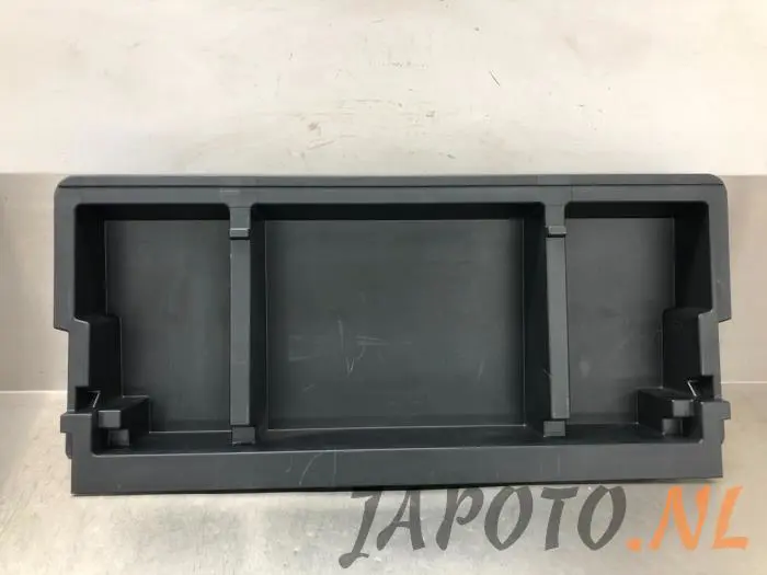 Storage compartment Toyota Auris