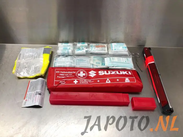 First aid kit Suzuki Vitara
