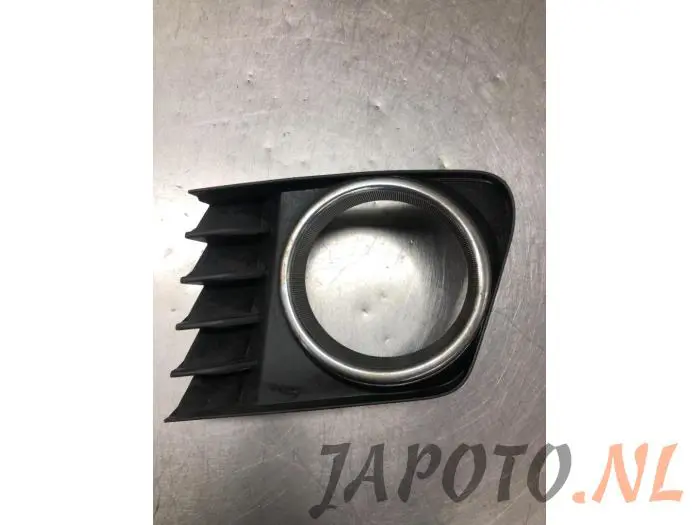 Fog light cover plate, right Toyota Prius