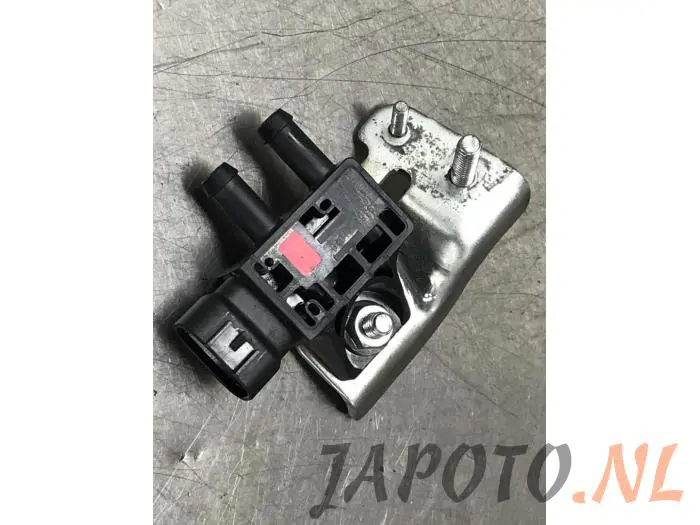 Vacuum valve Toyota Rav-4