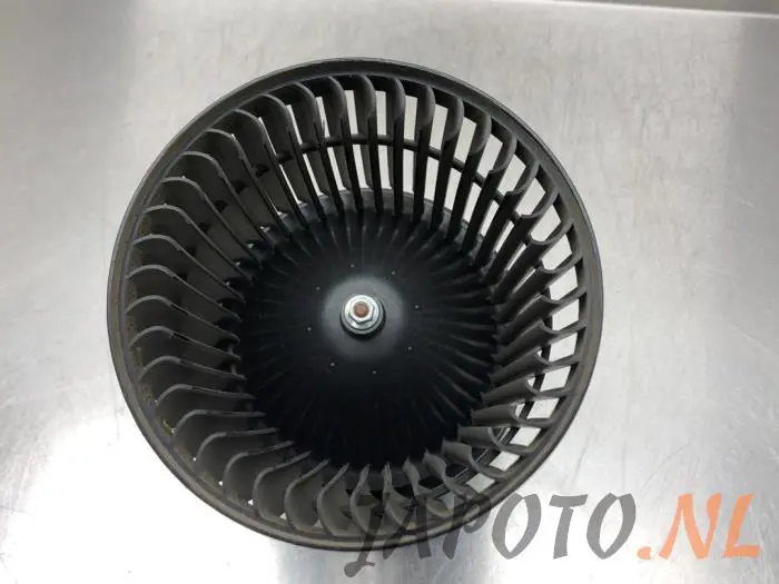 Heating and ventilation fan motor Nissan Qashqai+2