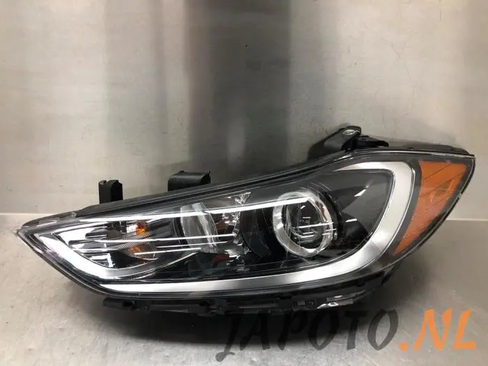 Headlight, left Hyundai Elantra