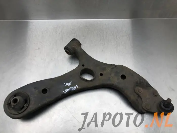 Front lower wishbone, right Toyota Avensis