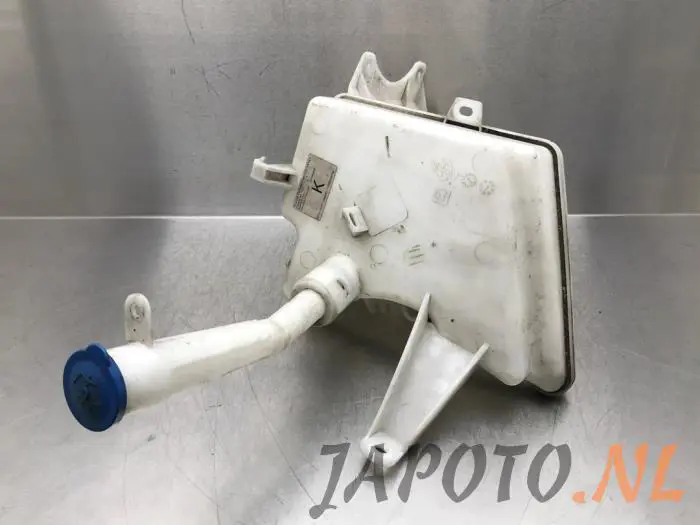 Front windscreen washer reservoir Toyota Avensis