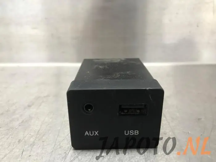 AUX / USB connection Kia Pro Cee'd