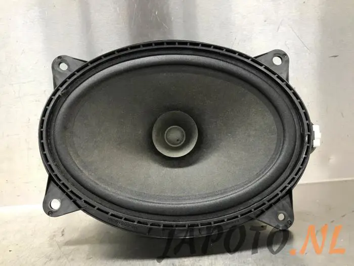 Speaker Toyota Avensis