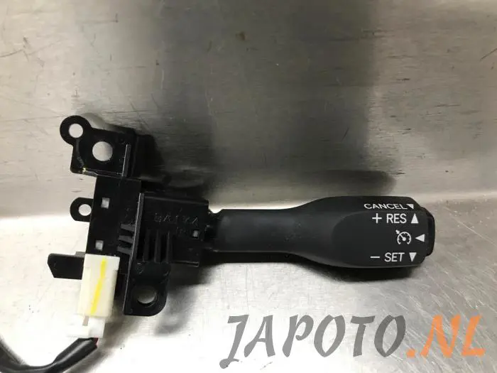 Cruise control switch Toyota Avensis