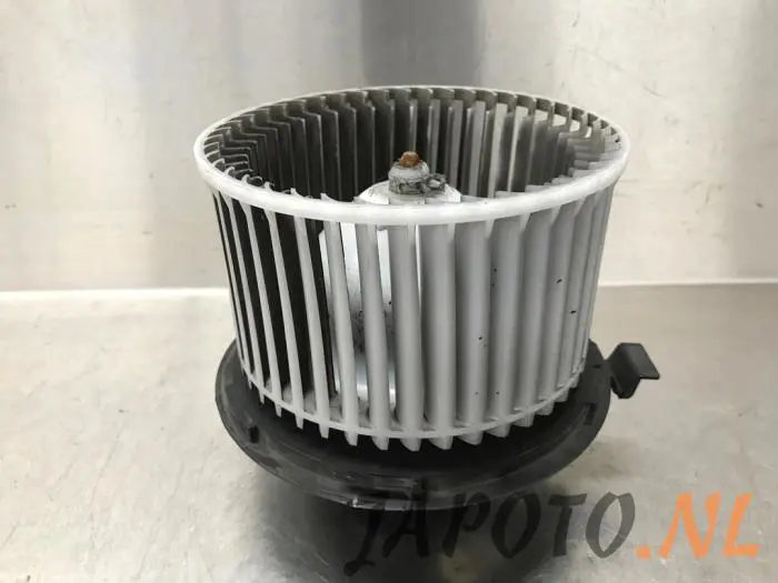 Heating and ventilation fan motor Nissan Tiida