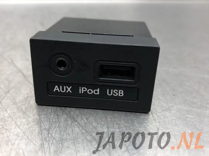 AUX / USB connection Kia Venga