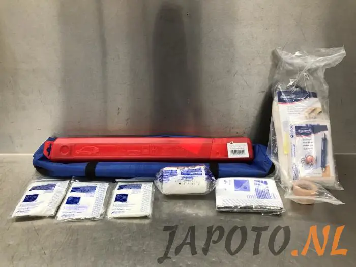 First aid kit Hyundai Santafe