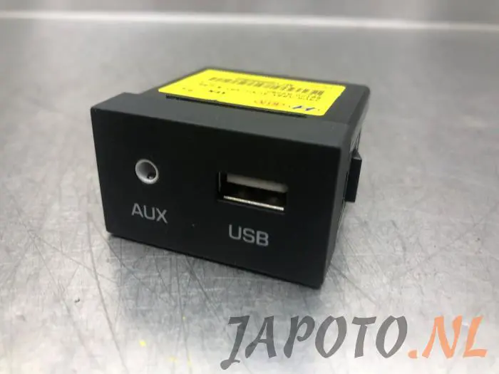 AUX / USB connection Hyundai I30 Fastback