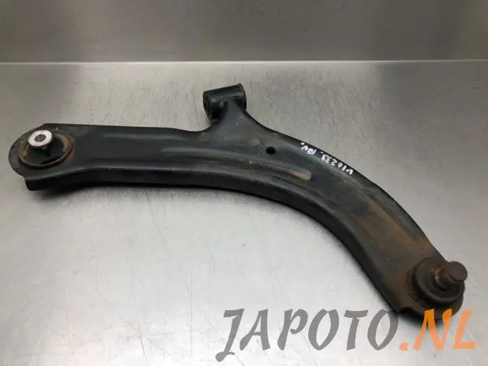 Front lower wishbone, right Nissan NV200