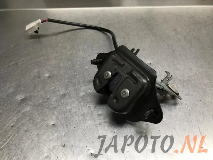 Tailgate lock mechanism Nissan 350 Z