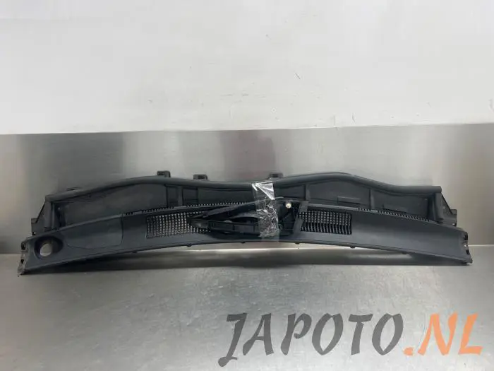 Cowl top grille Toyota IQ
