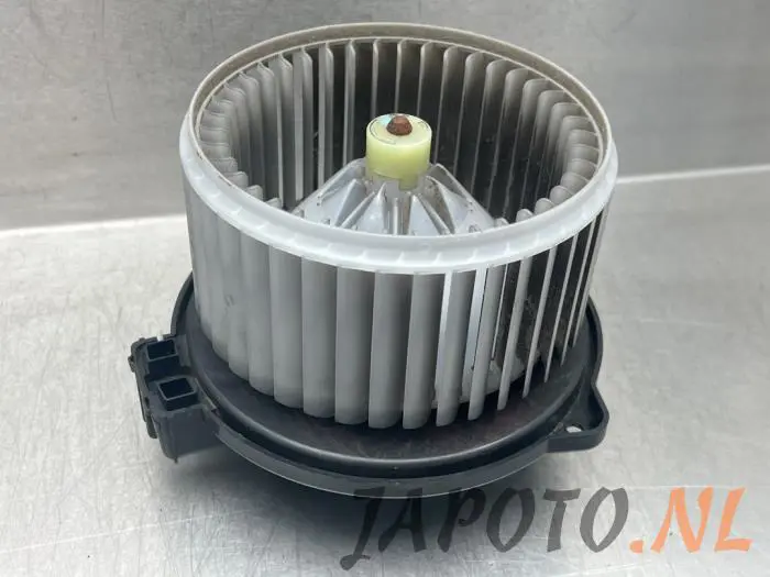 Heating and ventilation fan motor Daihatsu Materia