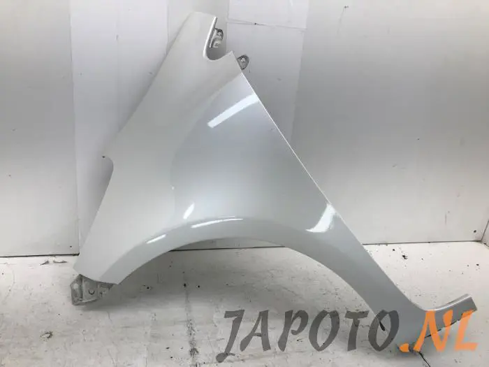 Front wing, left Toyota IQ