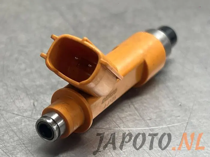 Injector (petrol injection) Daihatsu Materia