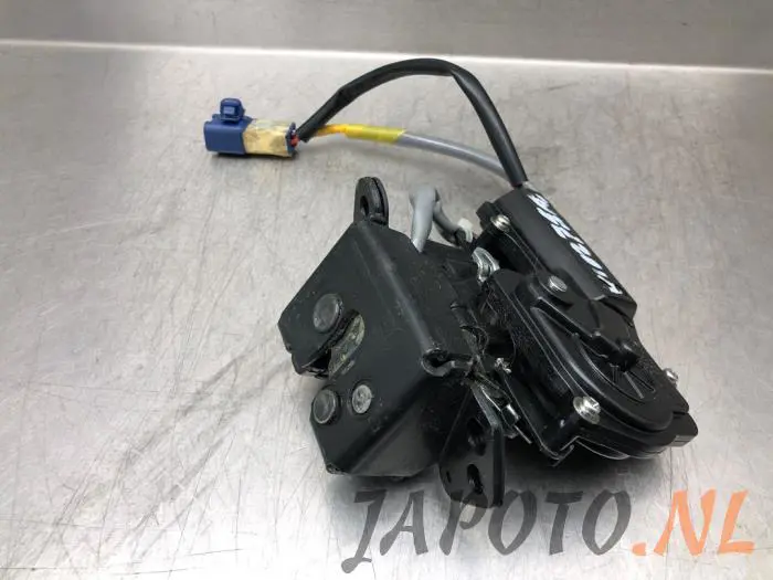 Tailgate lock mechanism Toyota Corolla Verso