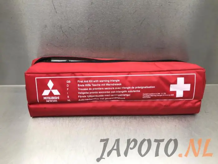First aid kit Mitsubishi Space Star