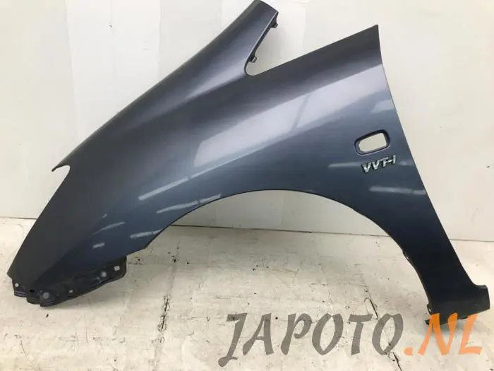 Front wing, right Toyota Corolla Verso