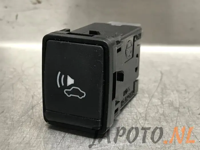 Switch (miscellaneous) Nissan NV200