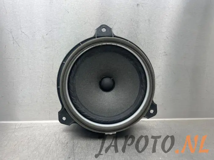 Speaker Toyota Rav-4