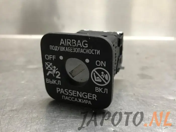 Airbag lock Toyota Verso-S