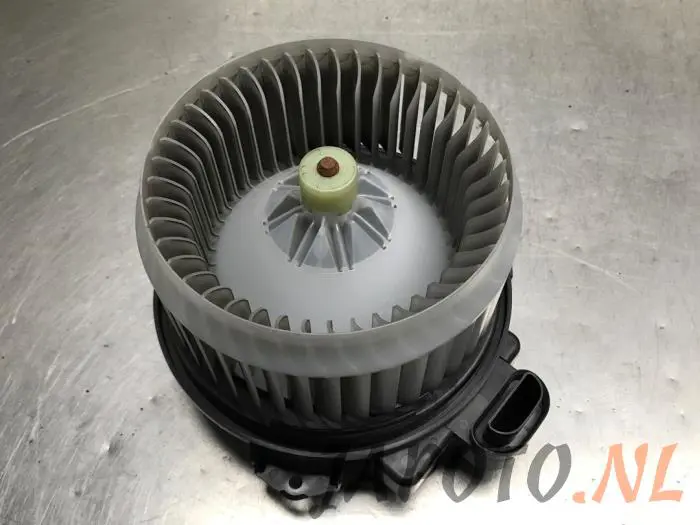 Heating and ventilation fan motor Toyota Verso-S