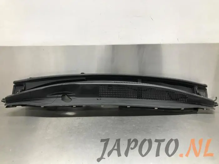 Cowl top grille Toyota Verso-S