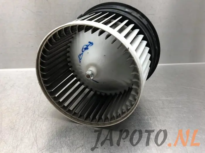 Heating and ventilation fan motor Nissan Qashqai+2