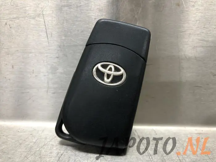 Key Toyota Yaris