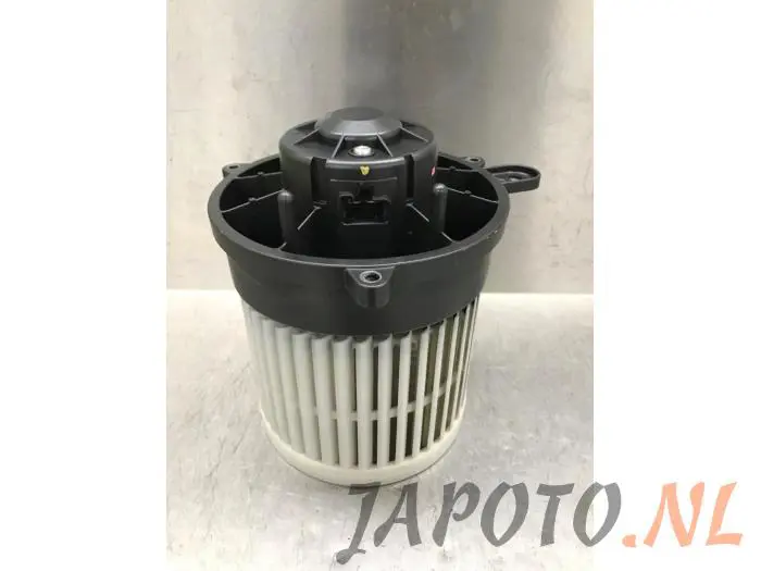 Heating and ventilation fan motor Suzuki Celerio