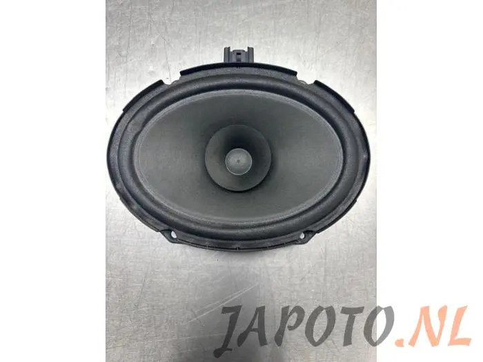 Speaker Mazda 3.