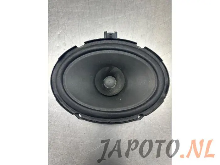 Speaker Mazda 3.
