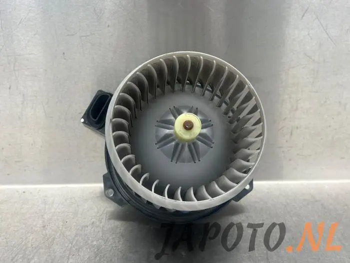 Heating and ventilation fan motor Mitsubishi Space Star