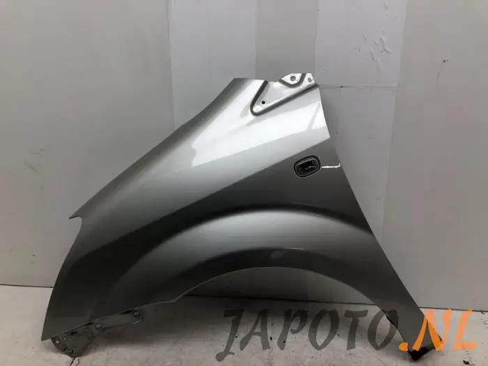 Front wing, left Toyota Corolla Verso