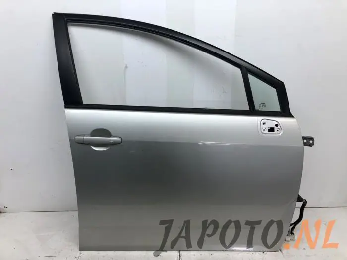 Front door 4-door, right Toyota Corolla Verso