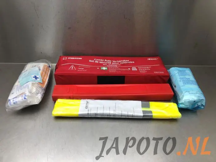 First aid kit Mazda CX-3