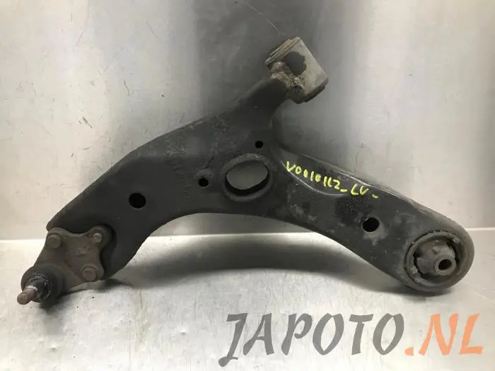 Front lower wishbone, left Toyota Avensis