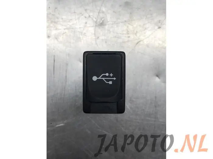 AUX / USB connection Toyota Yaris
