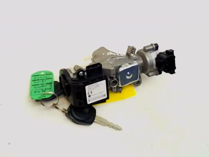 Ignition lock + key Suzuki Swift