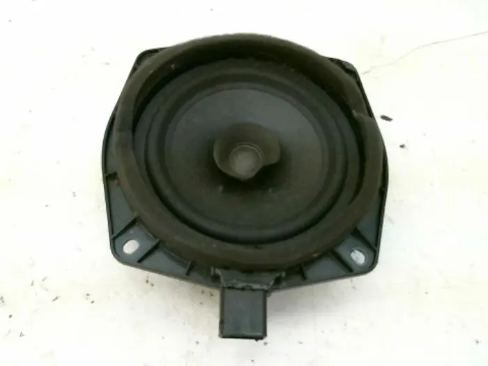 Speaker Mitsubishi Colt
