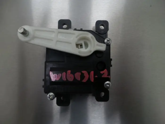 Heater valve motor Toyota IQ